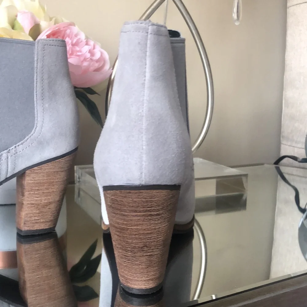 COLE HAAN Women's Hayes Gore Bootie Ankle - Picture 6 of 10